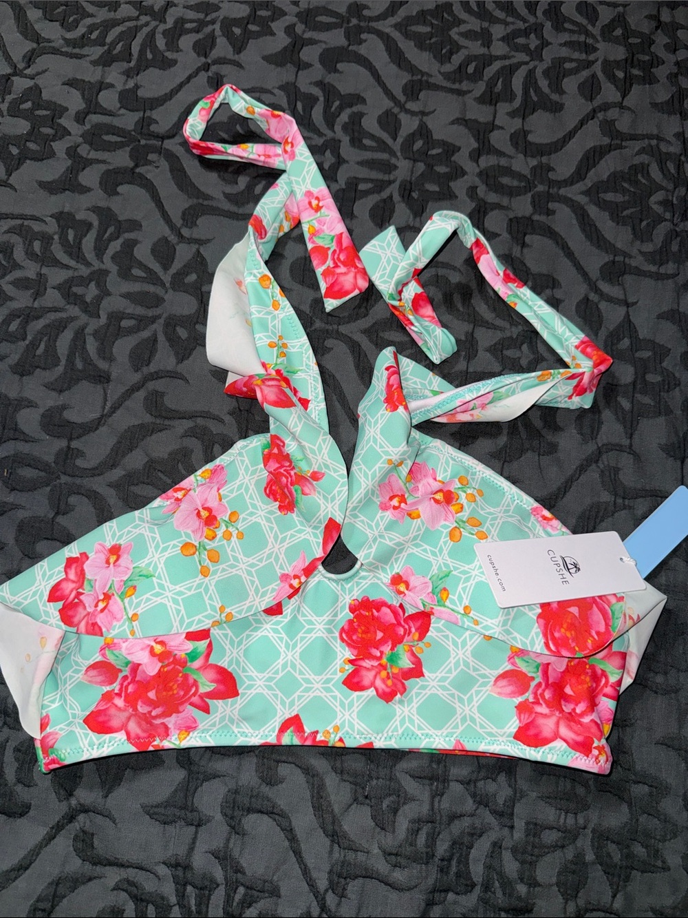 Cupshe women’s size medium adjustable tie neck bikini top padded ruffle floral